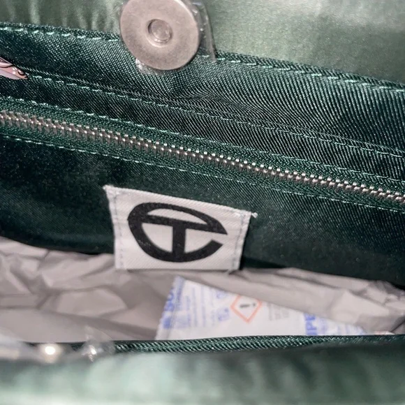 Moose Knuckle X Telfar Puffer Bag - Picture 6 of 11